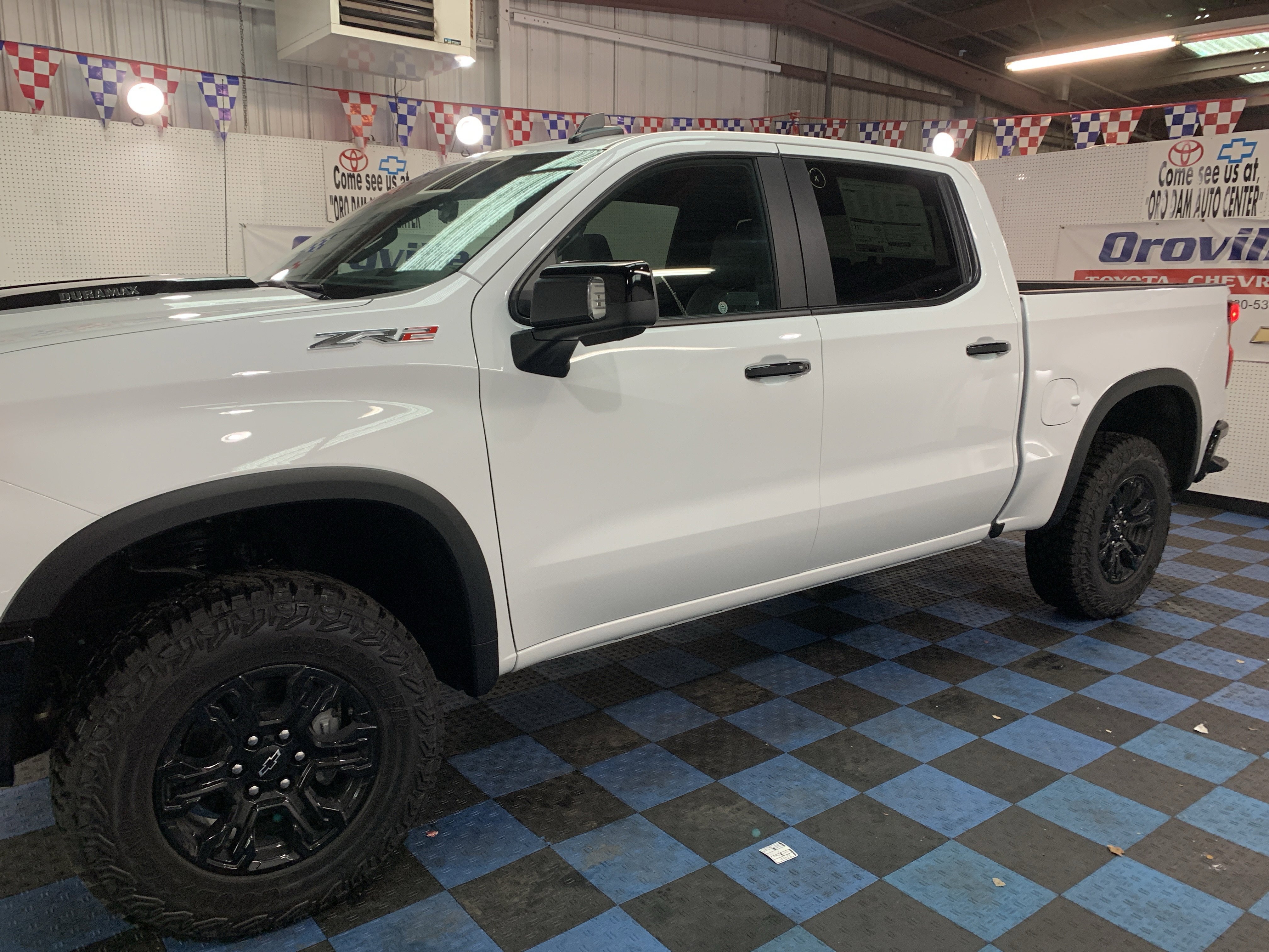 New 2025 Chevrolet Silverado 1500 ZR2 w/ Technology Package image 2