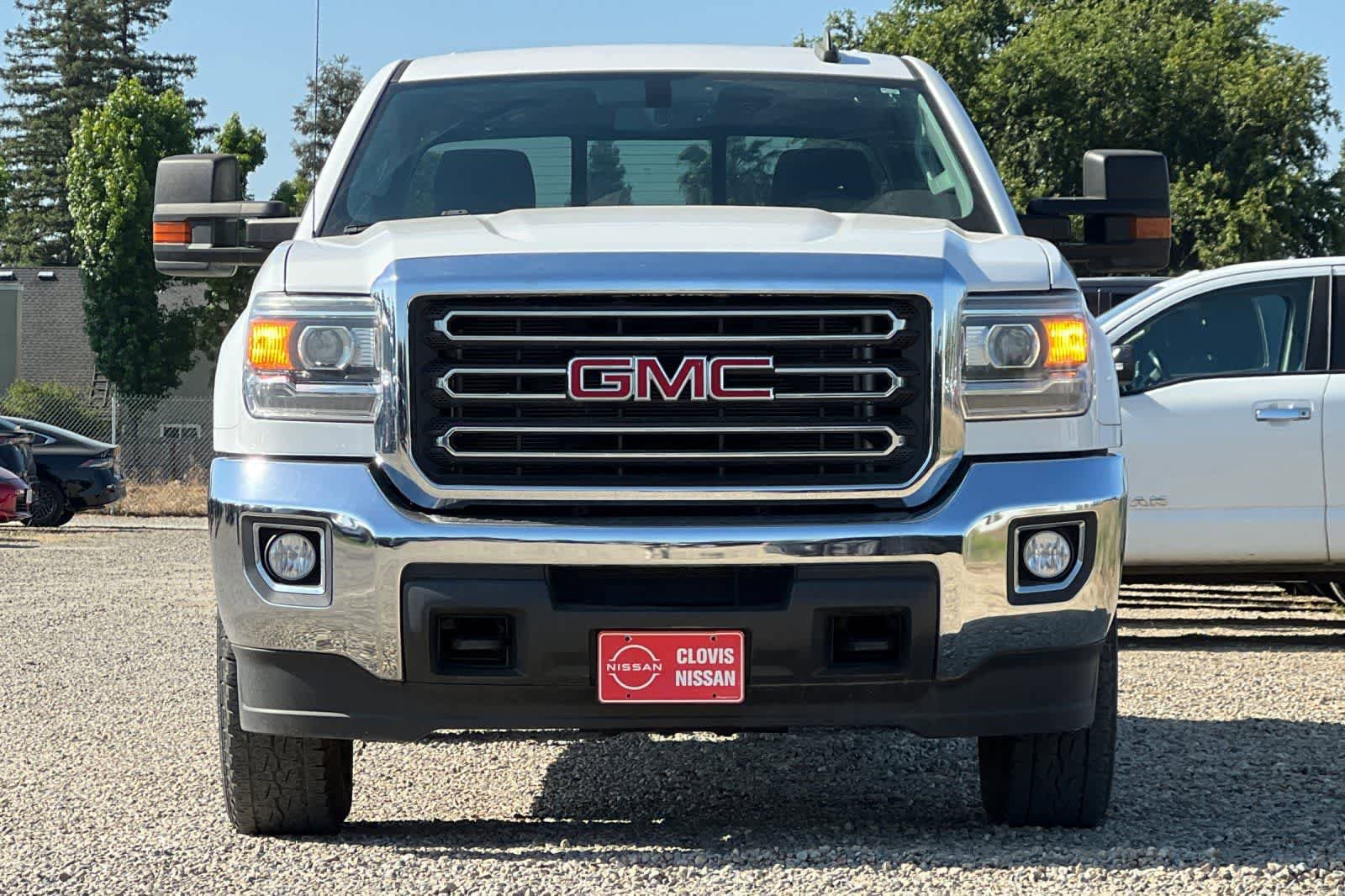 Used 2016 GMC Sierra 2500 SLE w/ SLE Preferred Package AWD/4WD image 11