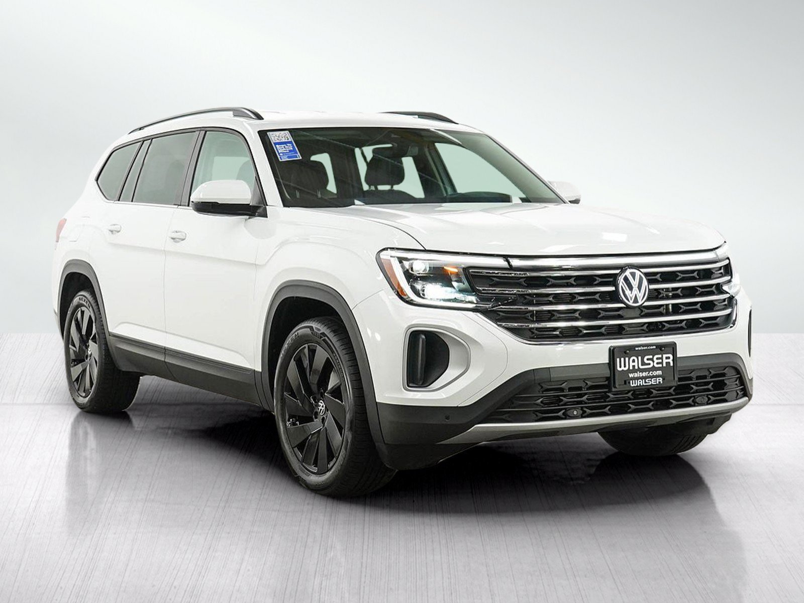 Used 2024 Volkswagen Atlas SE AWD/4WD image 7