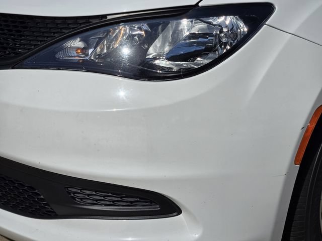 Certified 2023 Chrysler Voyager LX FWD image 8