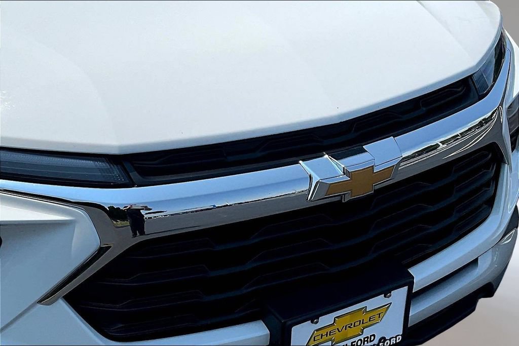 Used 2024 Chevrolet TrailBlazer LT AWD/4WD image 29
