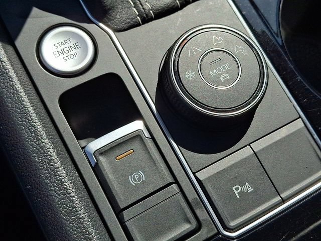 Used 2023 Volkswagen Atlas SE AWD/4WD image 23