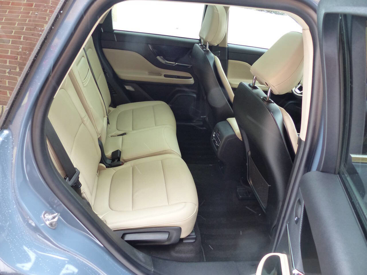 Used 2025 Lincoln Corsair Reserve w/ Equipment Group 202A image 40