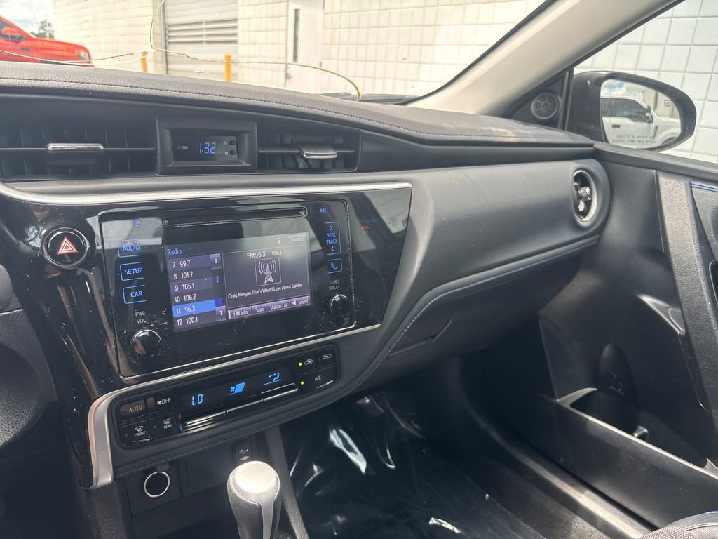 Used 2018 Toyota Corolla SE FWD image 14