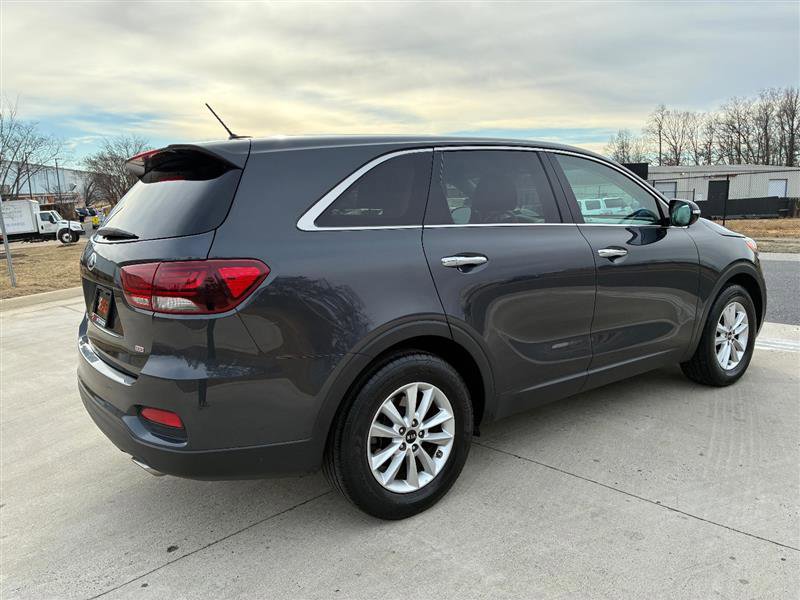 Used 2019 Kia Sorento LX image 5