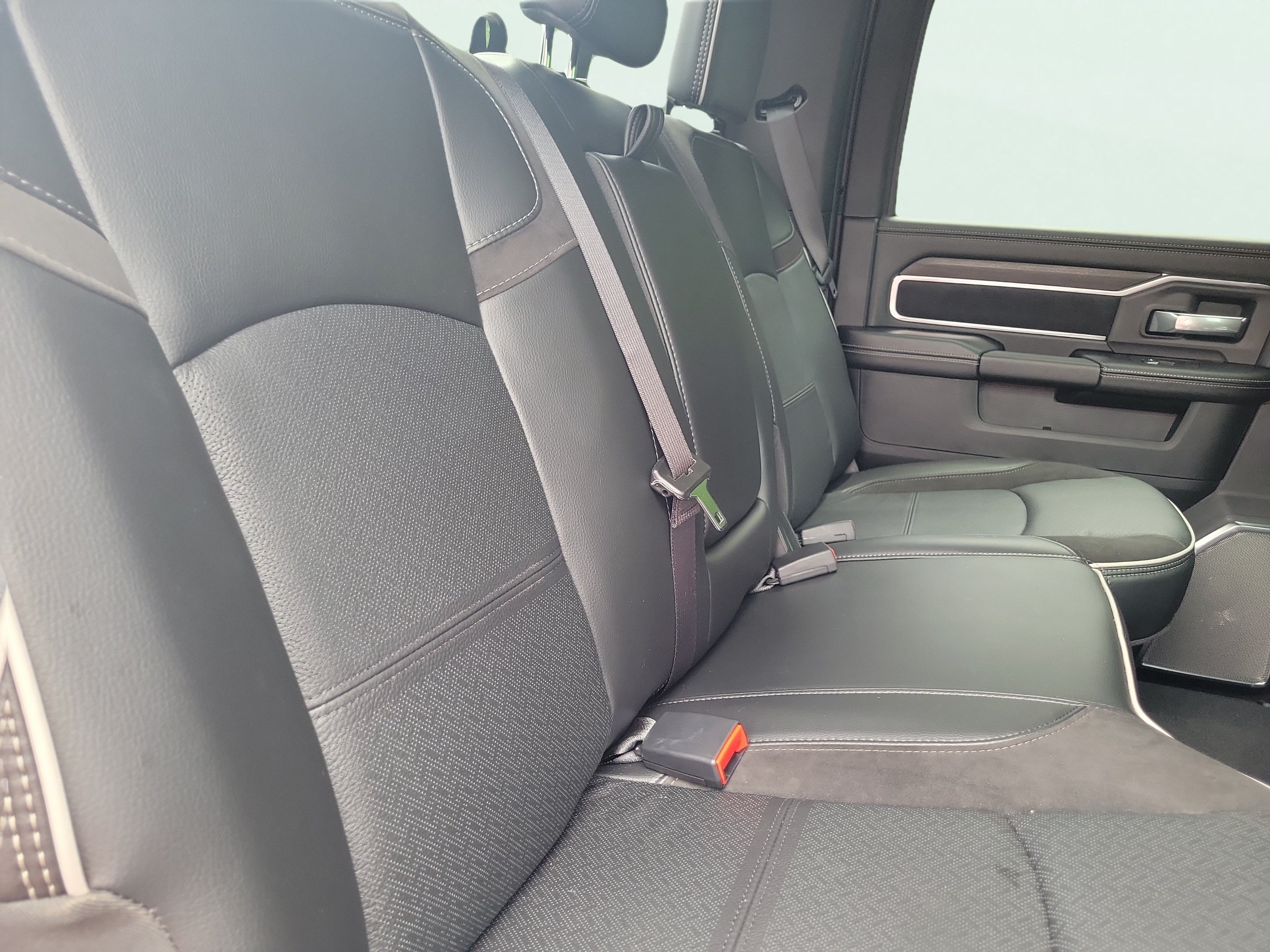 New 2026 RAM 2500 Laramie AWD/4WD image 16