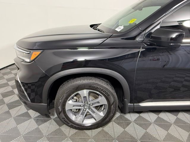 Used 2025 Honda Pilot EX-L image 12