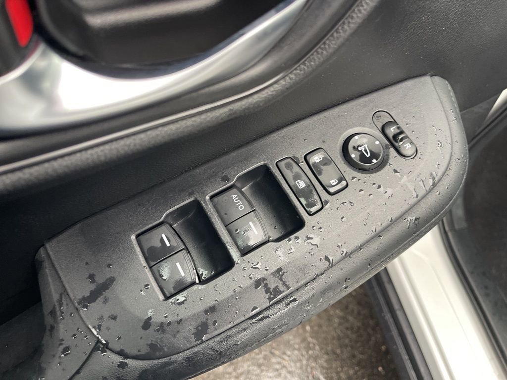 Used 2025 Honda HR-V LX image 23