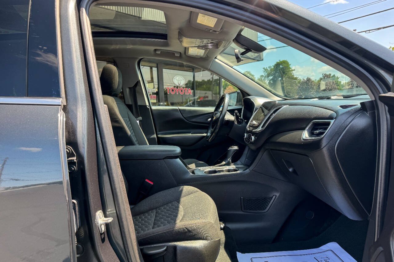 Used 2018 Chevrolet Equinox LT w/ Sun & Infotainment Package AWD/4WD image 13