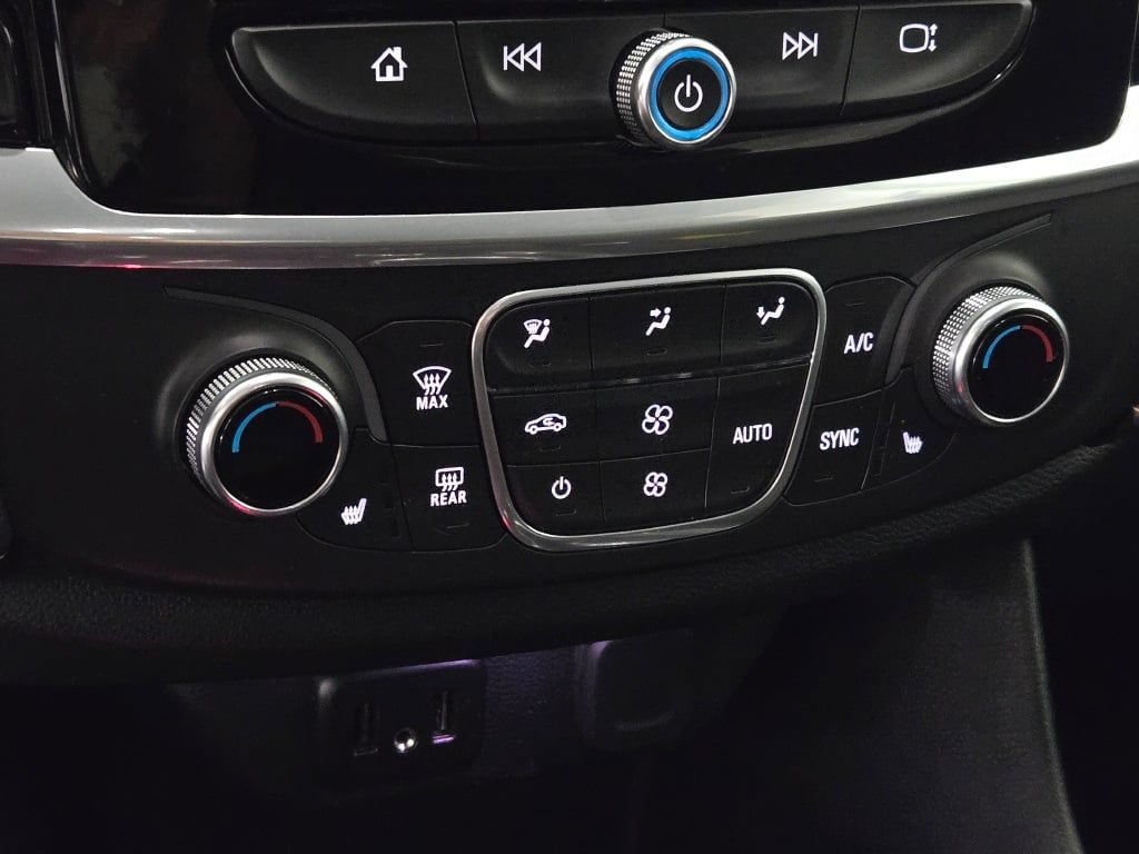 Certified 2019 Chevrolet Traverse LT FWD image 28