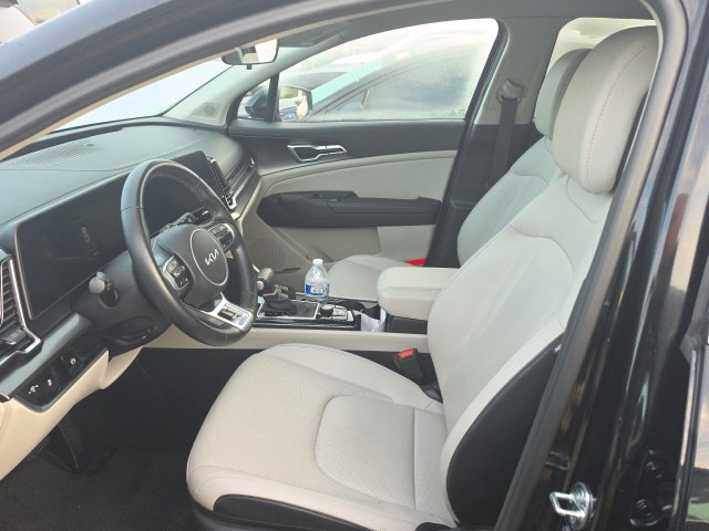 Used 2025 Kia Sportage EX FWD image 6