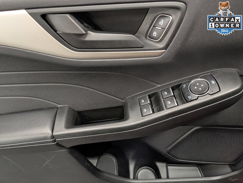 Used 2022 Ford Escape SE w/ SE Sport Appearance Package AWD/4WD image 11