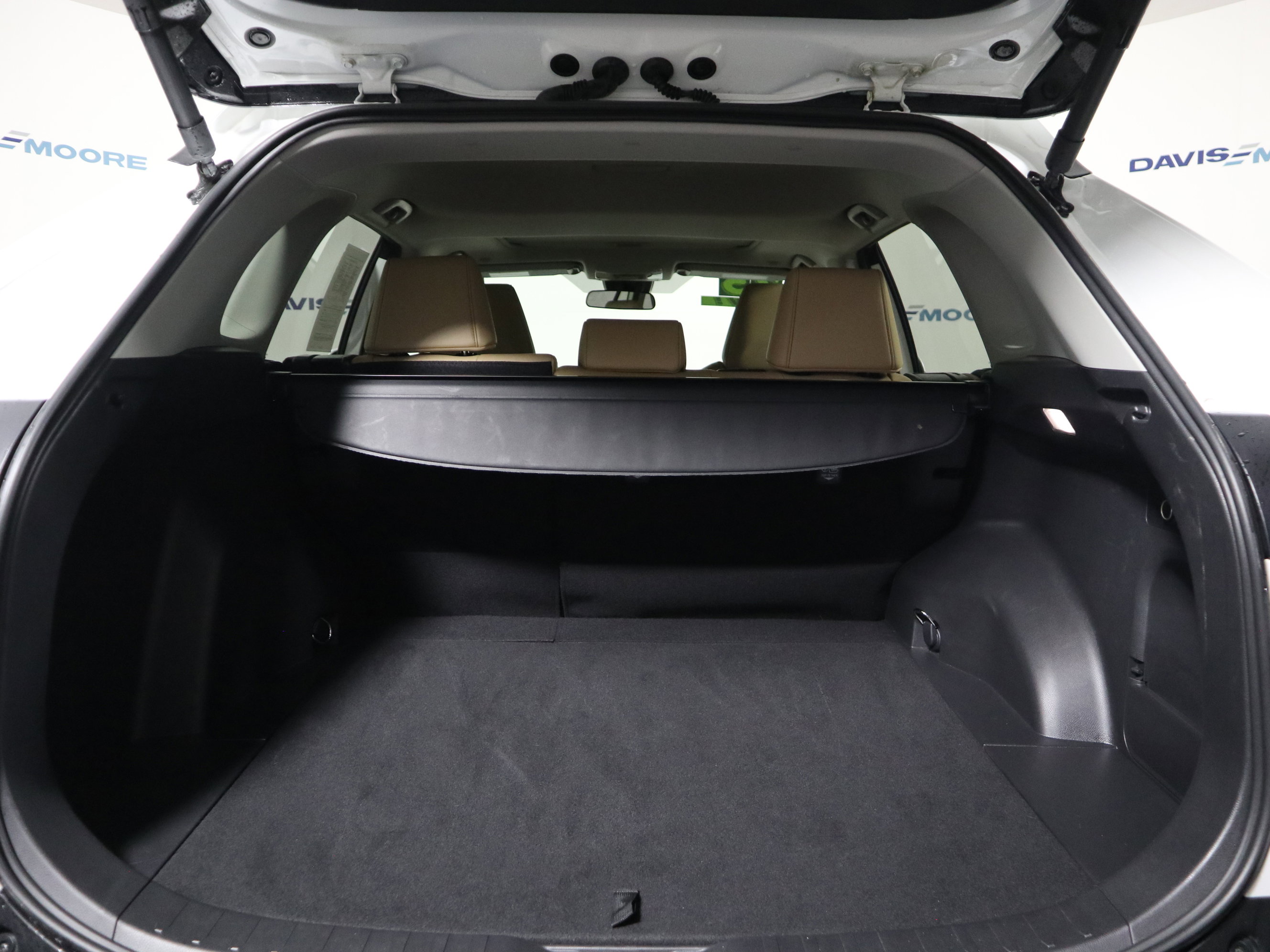 Used 2025 Toyota RAV4 XLE Premium image 8