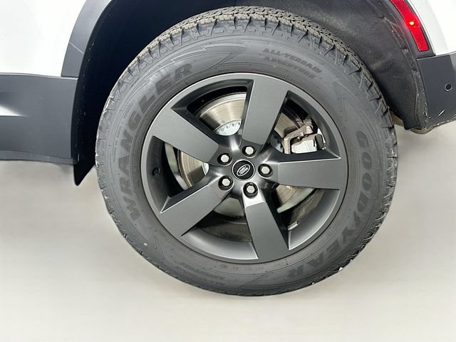 New 2025 Land Rover Defender 110 S AWD/4WD image 27