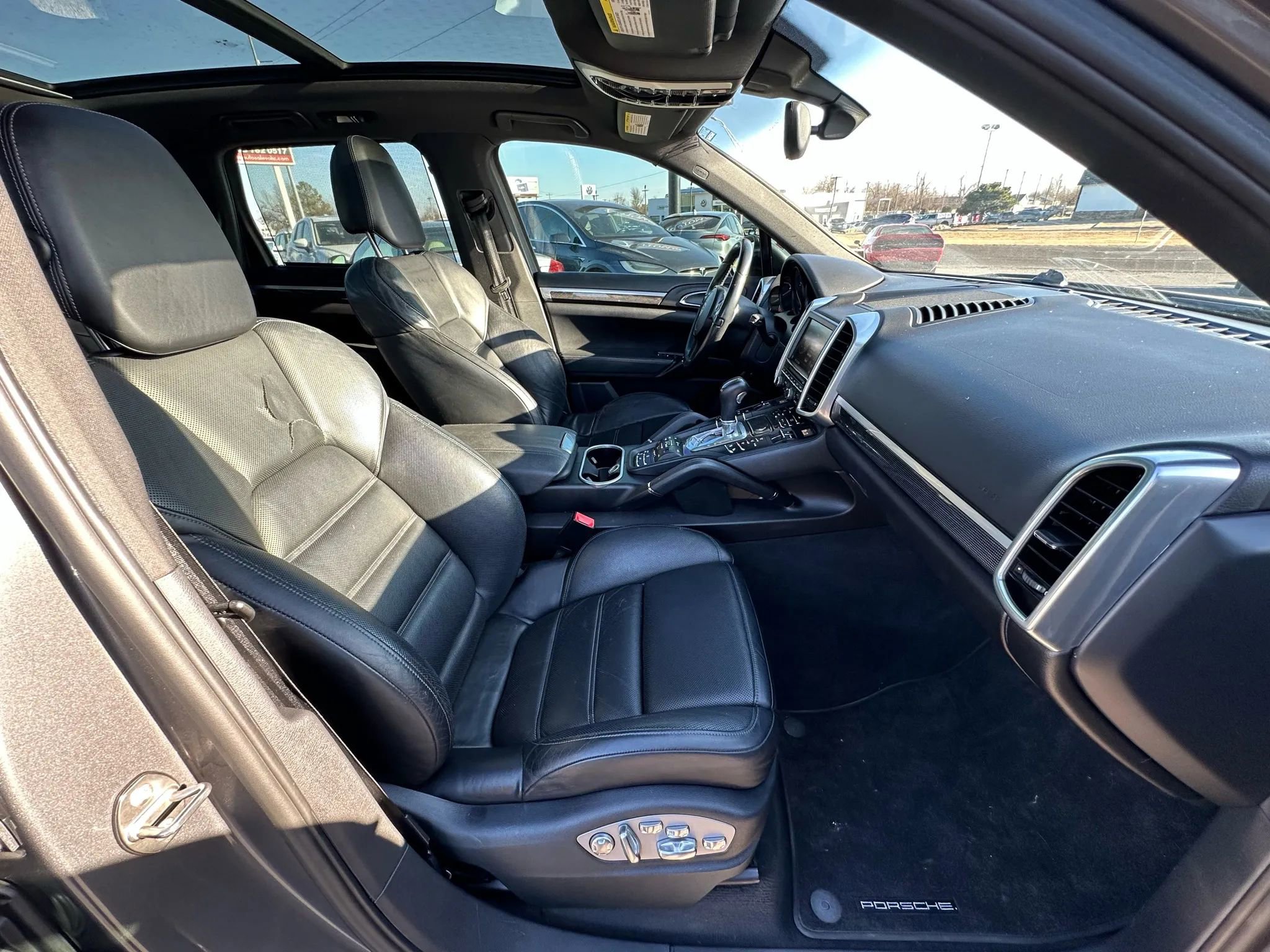 Used 2011 Porsche Cayenne S AWD/4WD image 13