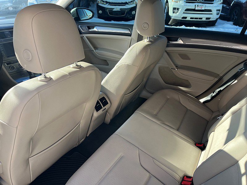 Used 2017 Volkswagen Golf Alltrack S image 14