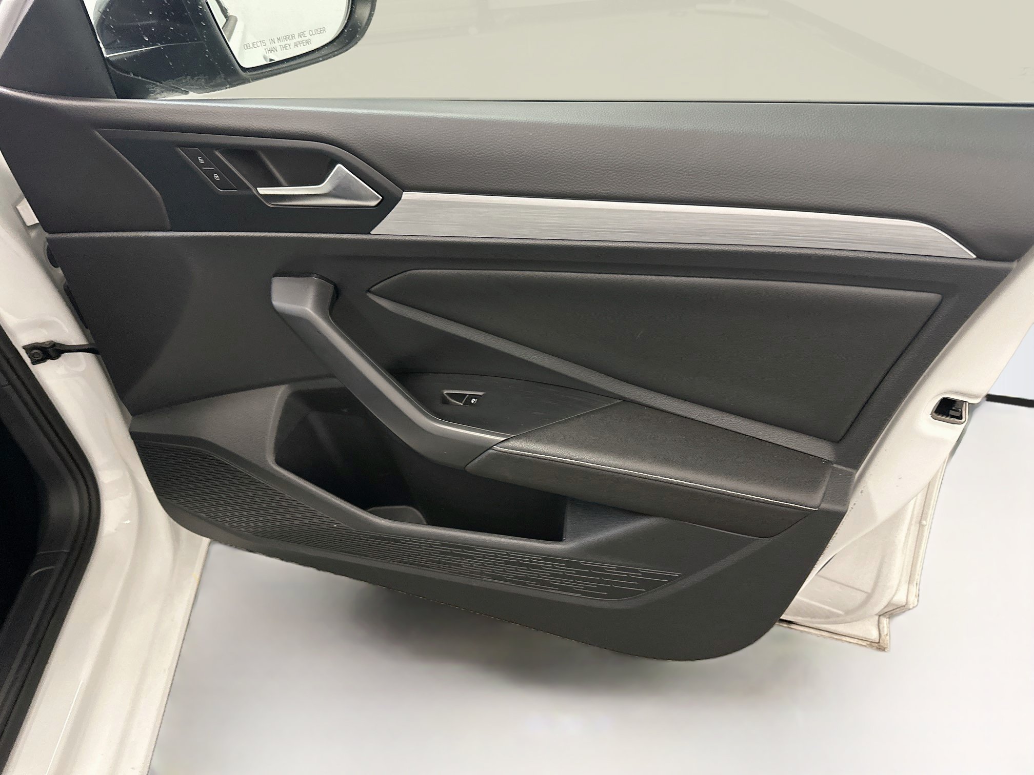 Used 2025 Volkswagen Jetta Sport FWD image 32