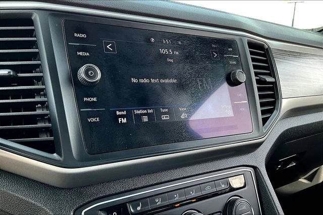 Used 2020 Volkswagen Atlas Cross Sport SE w/ Panoramic Sunroof Package image 22