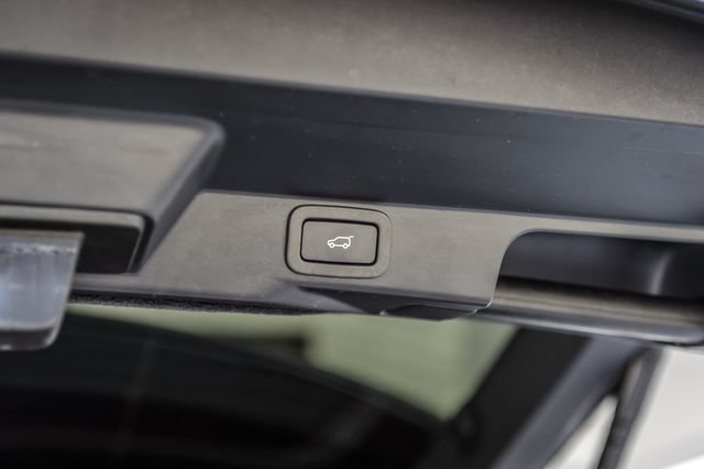 Used 2020 Land Rover Range Rover Sport SVR AWD/4WD image 12