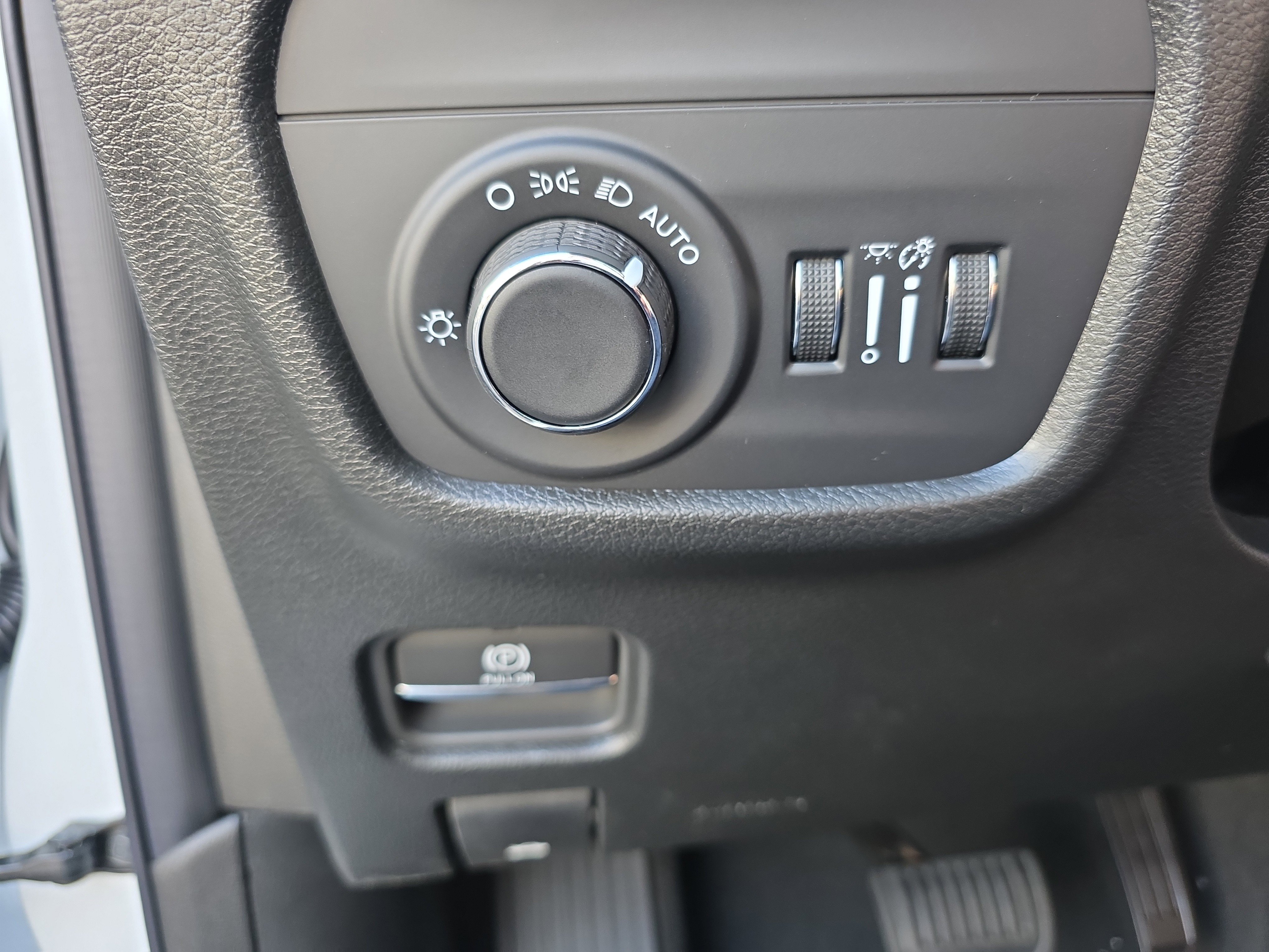 New 2025 Jeep Grand Cherokee L Altitude image 13