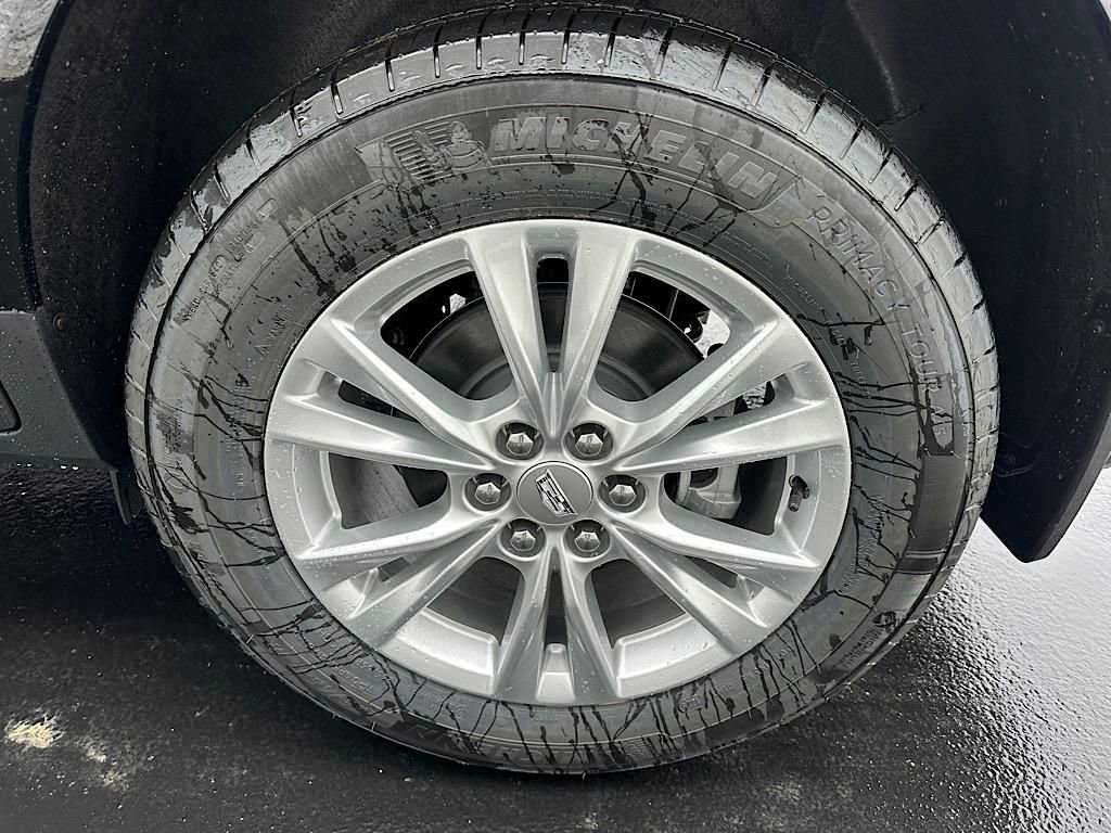 New 2025 Cadillac XT5 Luxury w/ LPO, Floor Liner Package AWD/4WD image 23