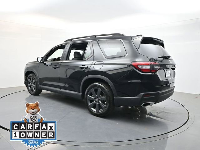 Used 2025 Honda Pilot Sport image 6
