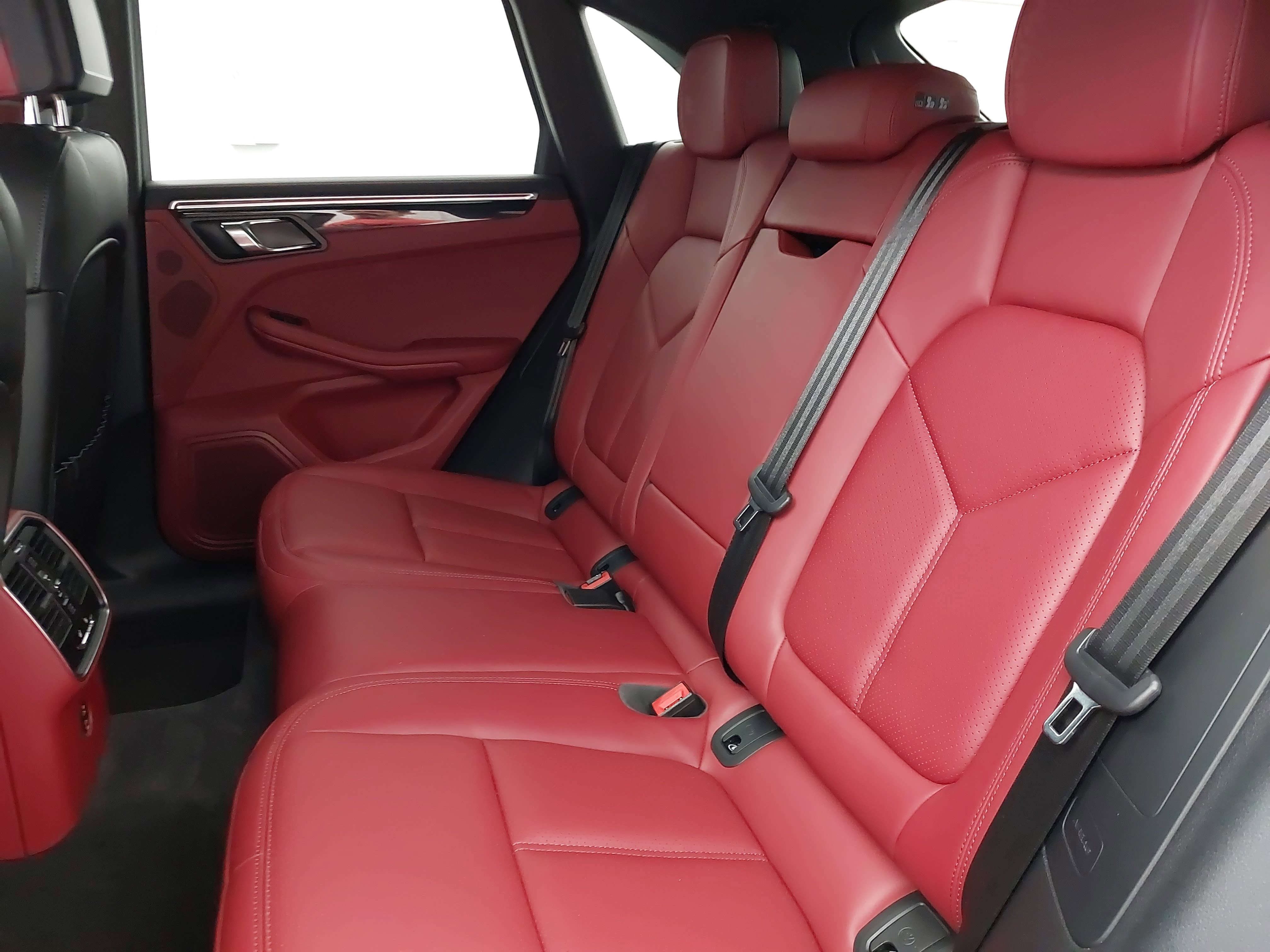 Certified 2024 Porsche Macan Turbo AWD/4WD image 16