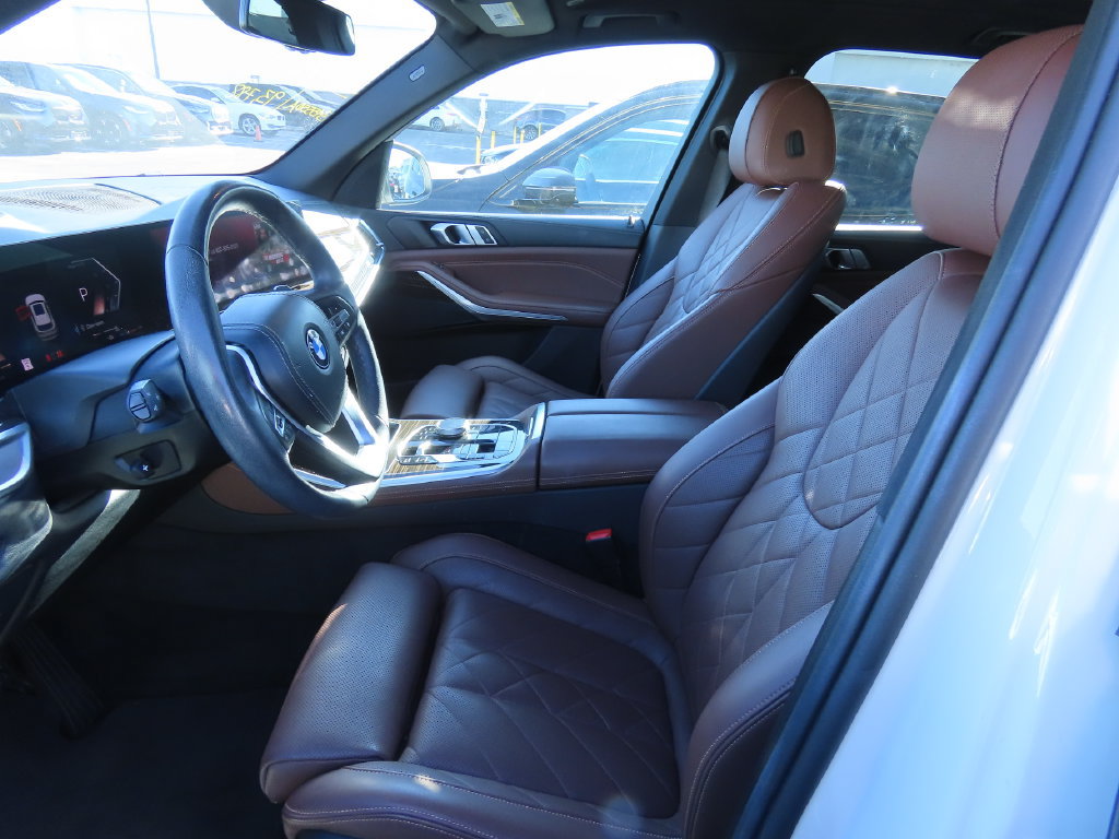 Used 2024 BMW X5 xDrive40i w/ Parking Assistance Package AWD/4WD image 10