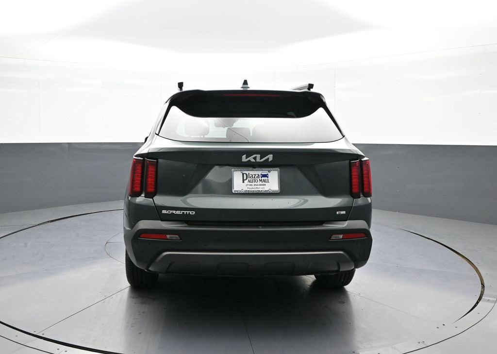 Certified 2023 Kia Sorento S w/ Panoramic Sunroof Package image 7