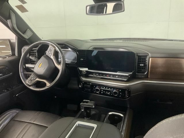 Used 2022 Chevrolet Silverado 1500 High Country w/ High Country Premium Package AWD/4WD image 33