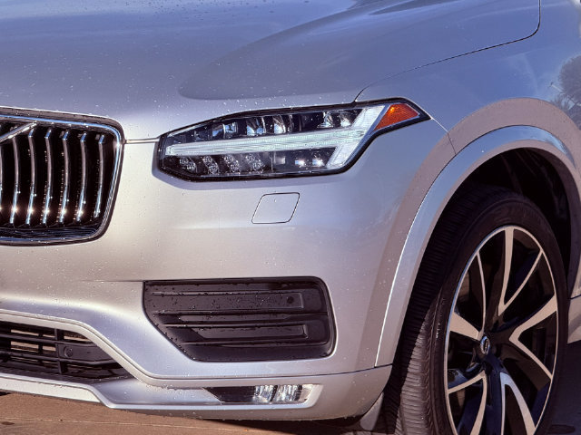 Used 2020 Volvo XC90 T6 Momentum w/ Protection Package Premier AWD/4WD image 12