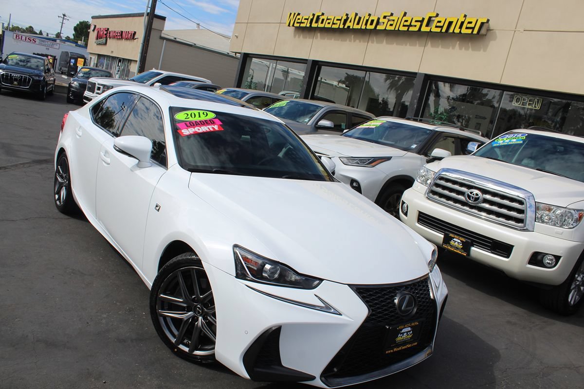 Used 2019 Lexus IS 300 F Sport w/ F Sport Package RWD image 34