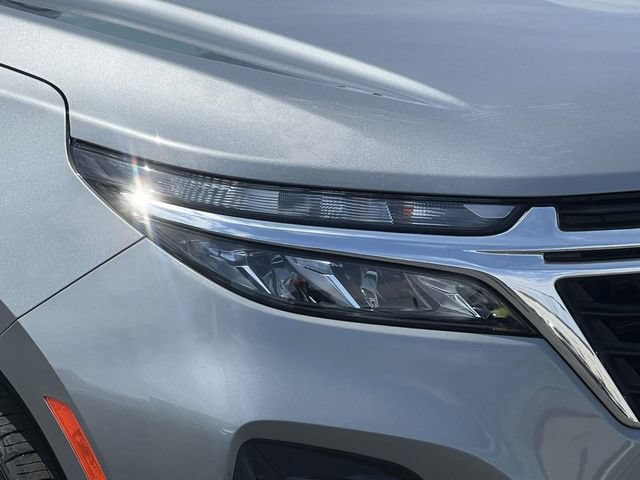 Used 2023 Chevrolet Equinox LS w/ Driver Confidence II Package FWD image 9