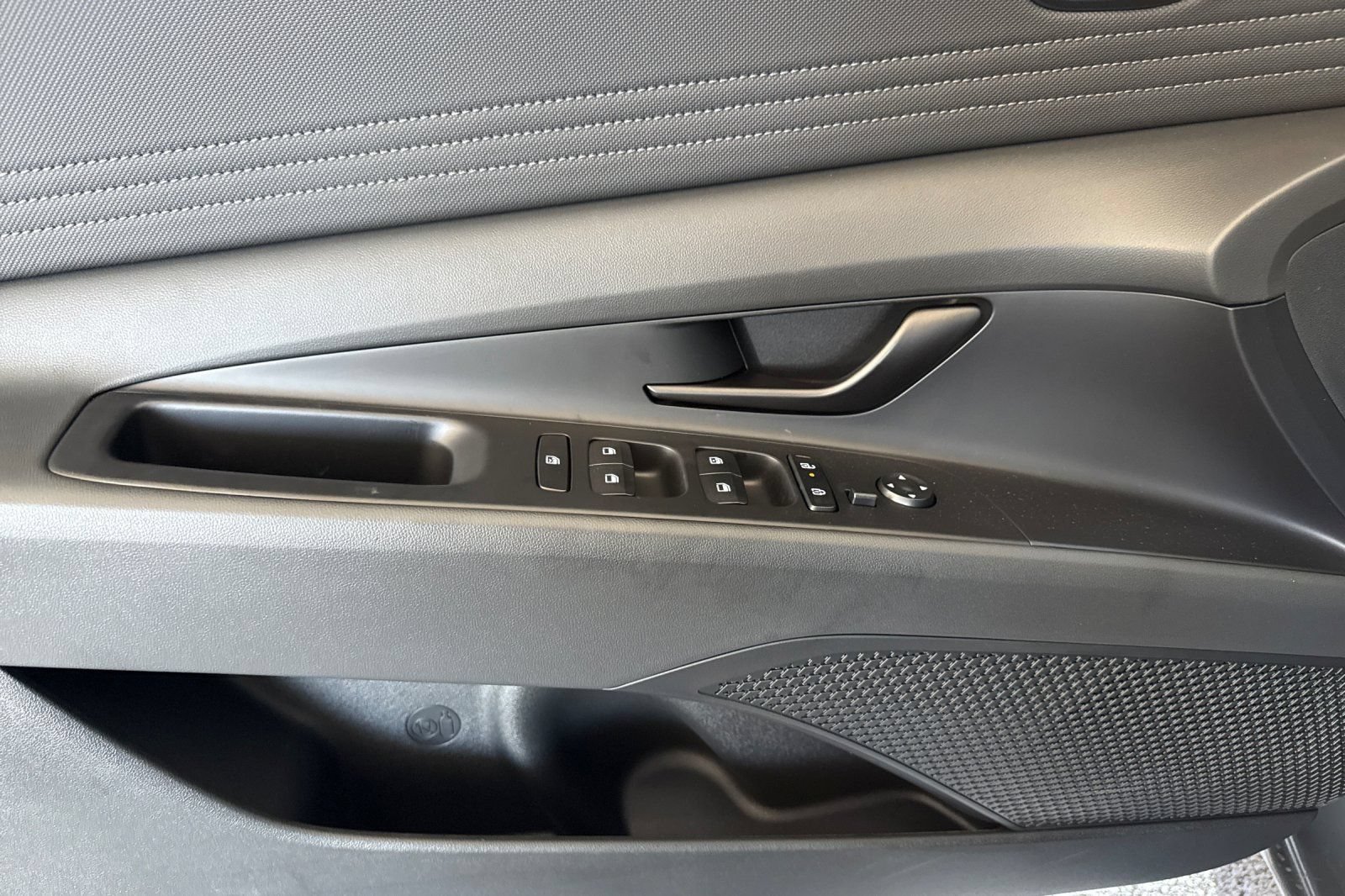 New 2026 Hyundai Elantra SEL Sport FWD image 10