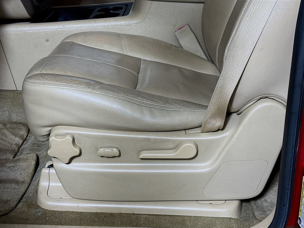 Used 2014 GMC Yukon XL SLT RWD image 17