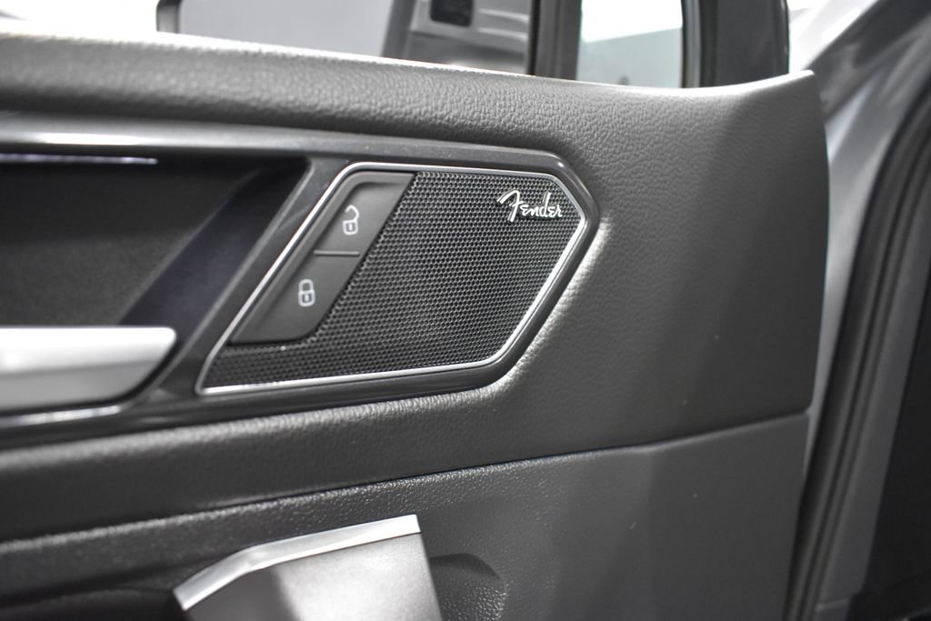 Used 2023 Volkswagen Tiguan SEL R-Line image 16