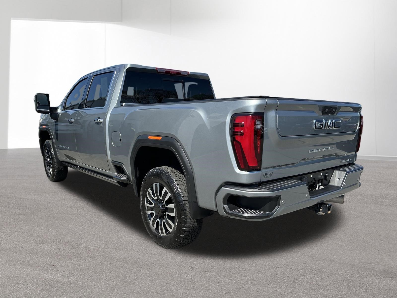 Used 2024 GMC Sierra 2500 Denali Ultimate AWD/4WD image 5