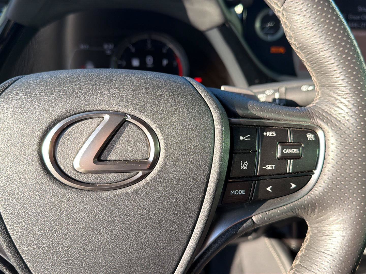 Certified 2022 Lexus ES 350 F Sport w/ Accessory Package 2 FWD image 21