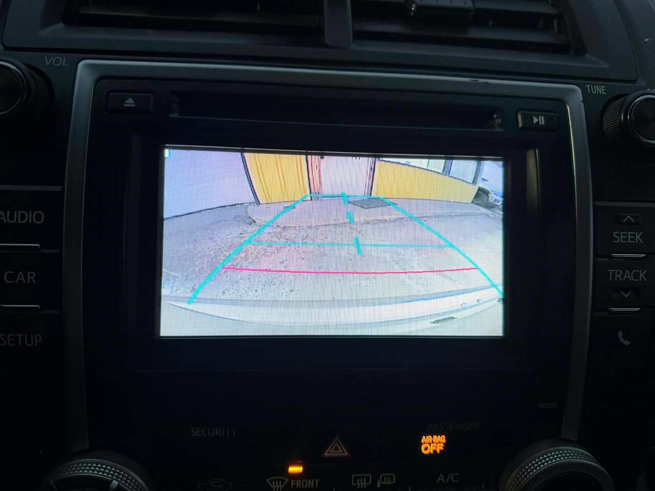 Used 2014 Toyota Camry SE image 11