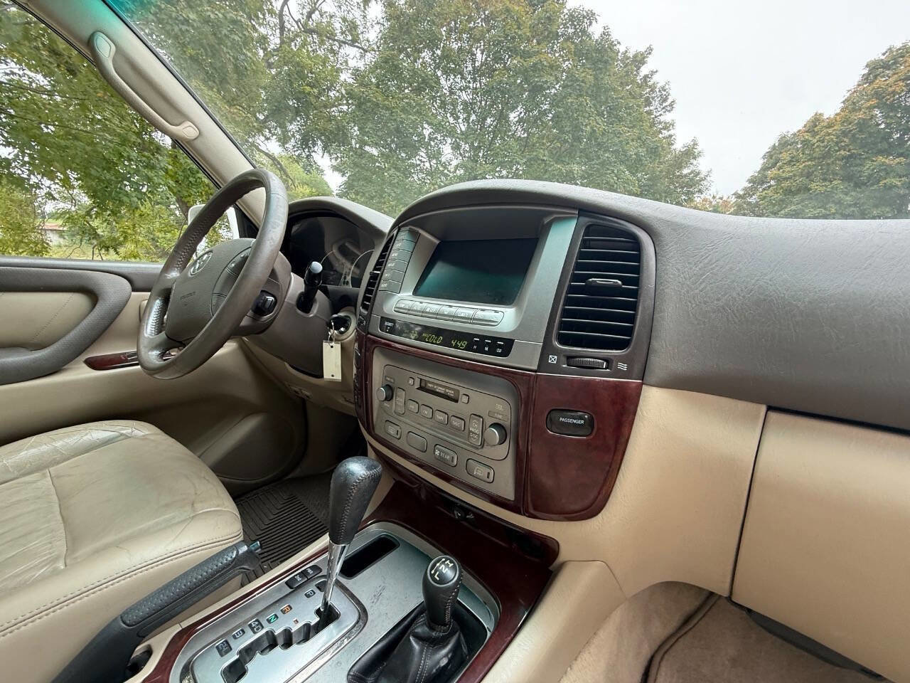 Used 2004 Toyota Land Cruiser image 69