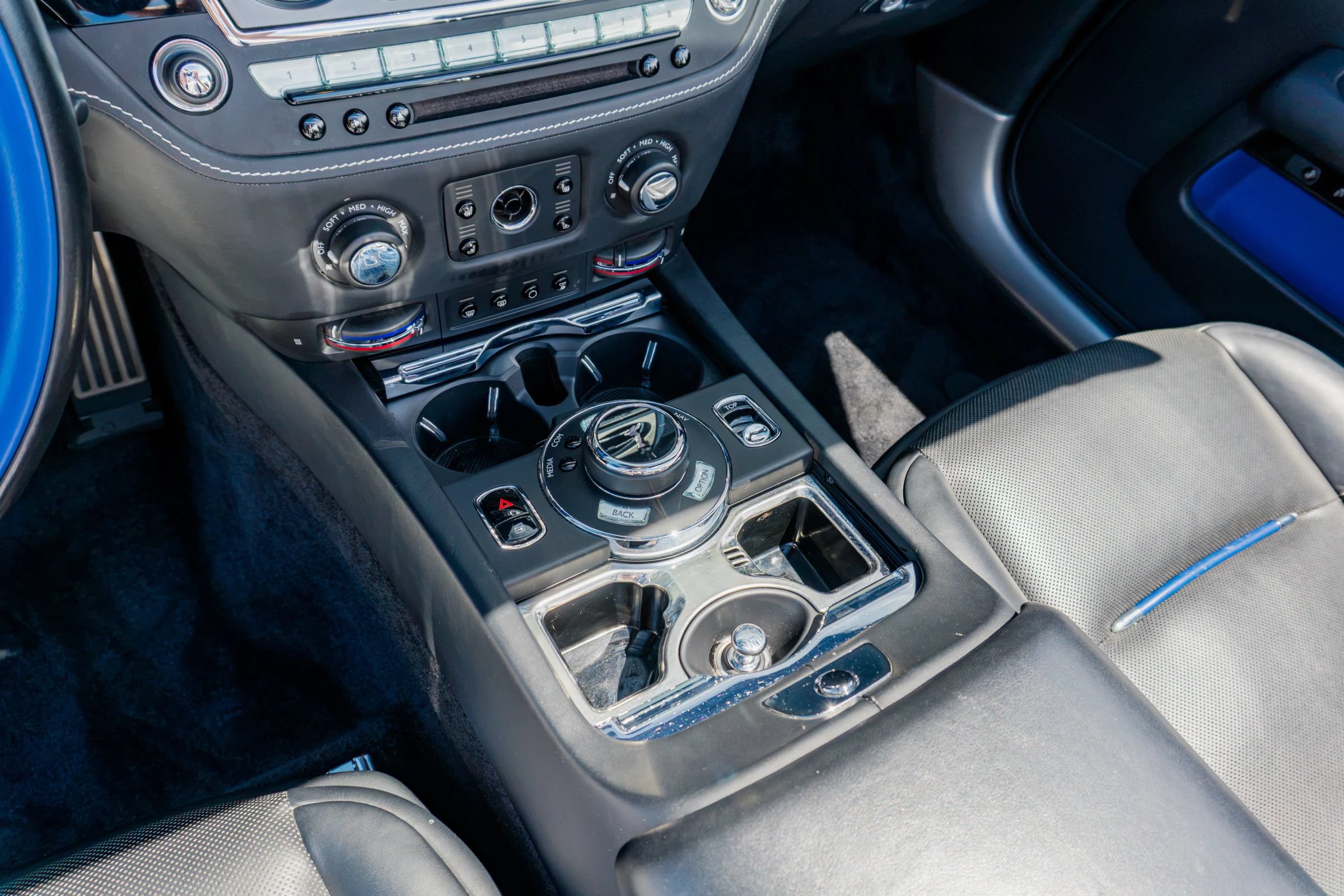Used 2018 Rolls-Royce Dawn RWD image 68
