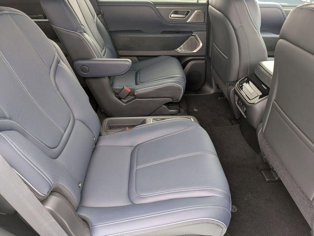 New 2026 INFINITI QX80 4WD w/ Sport Exterior Package image 32