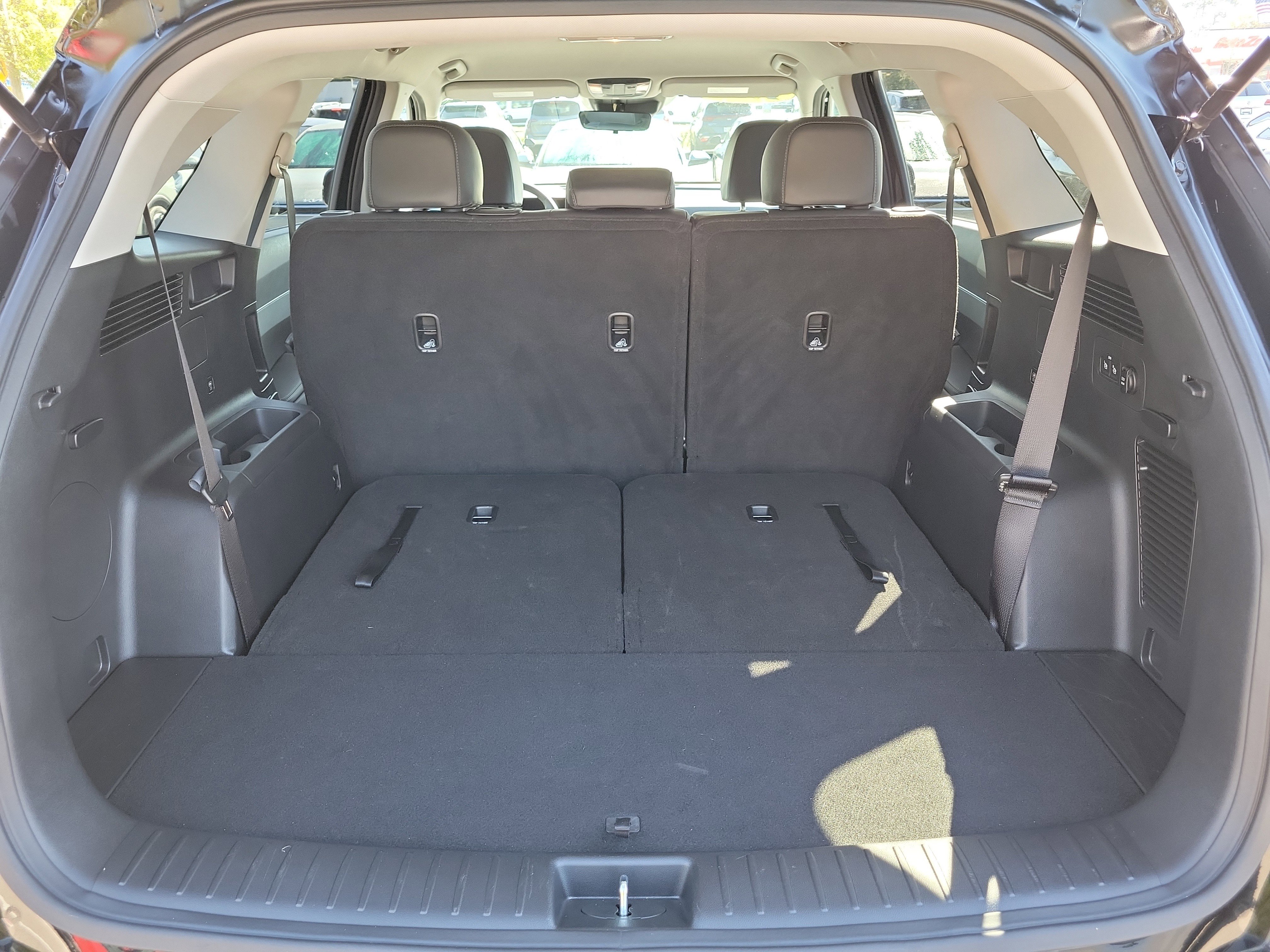 Certified 2025 Kia Sorento S image 14