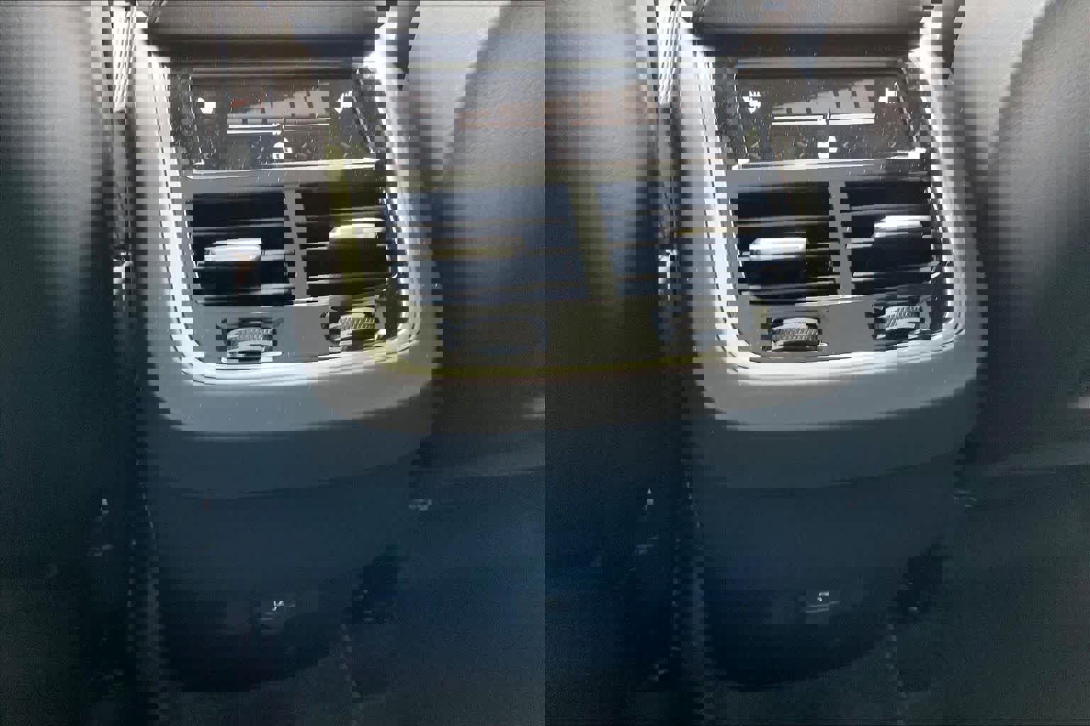 Used 2025 Volvo XC60 B5 Ultra w/ Protection Package Premier image 37