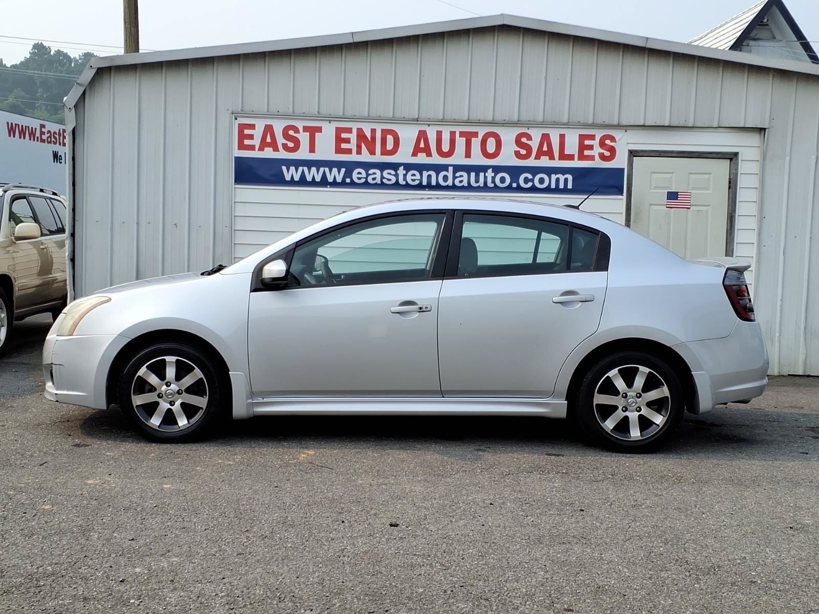 Used 2012 Nissan Sentra 2.0 SR w/ Special Edition Pkg FWD image 2