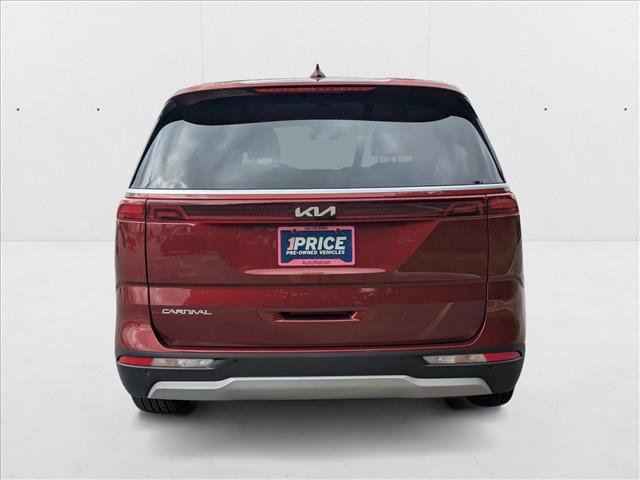 Used 2024 Kia Carnival EX image 6