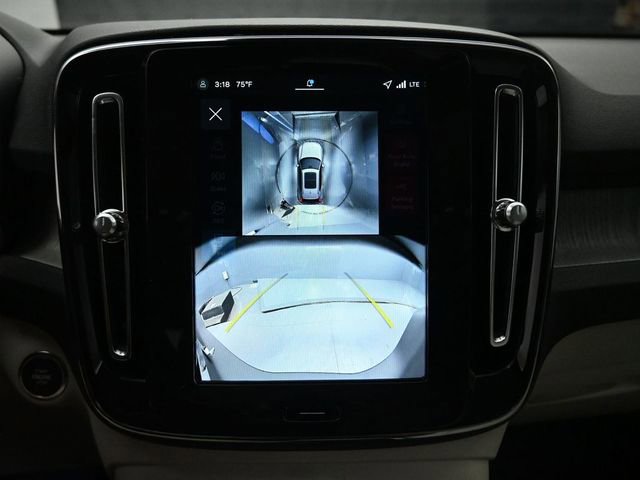 New 2026 Volvo XC40 B5 Plus w/ Protection Package Premier image 12