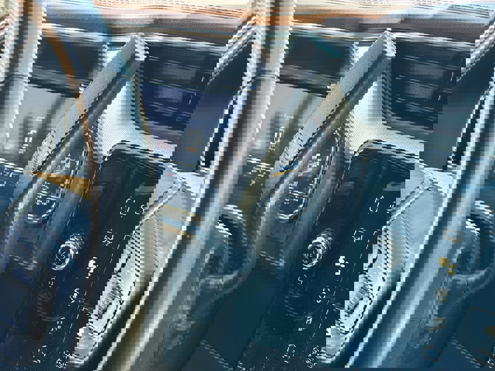 Used 2024 GMC Sierra 3500 Denali w/ Technology Package image 20