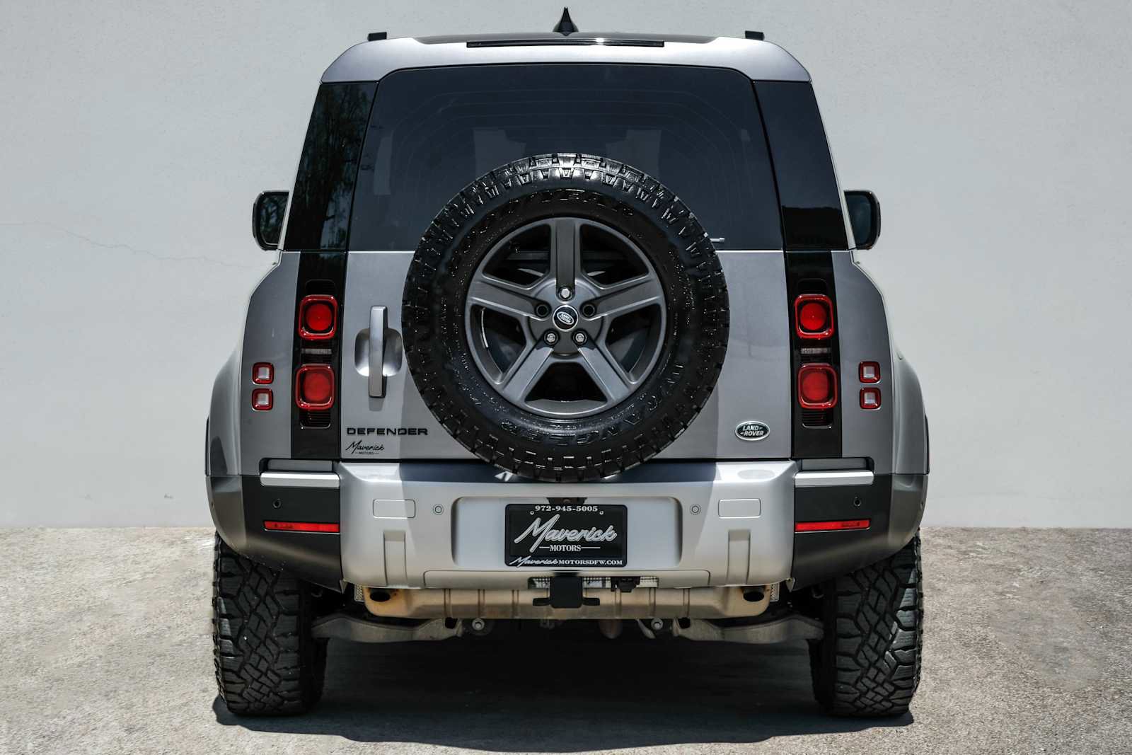 Used 2022 Land Rover Defender 90 image 9
