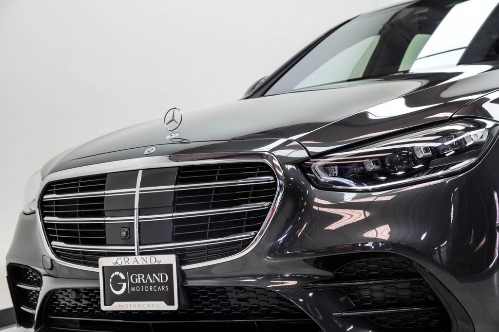 Used 2022 Mercedes-Benz S 500 4MATIC w/ AMG Line Package image 2